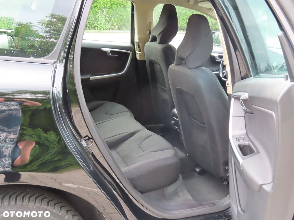 Volvo XC 60 2.4D Momentum - 10