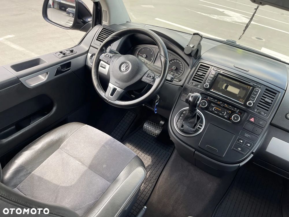 Volkswagen Multivan - 20