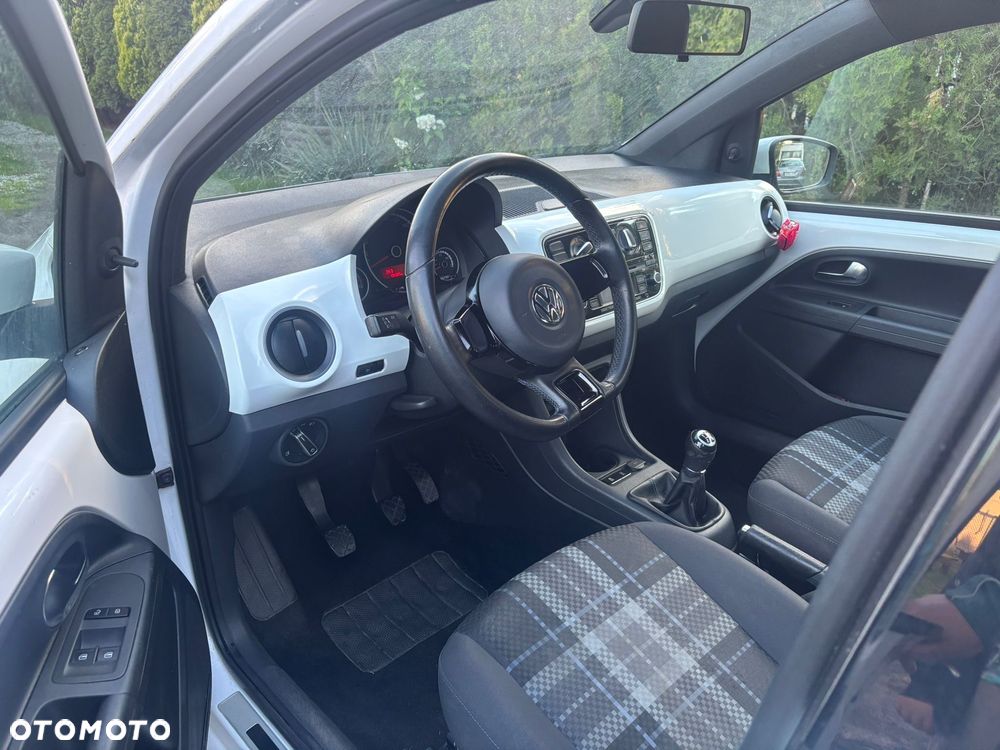 Volkswagen up! - 5