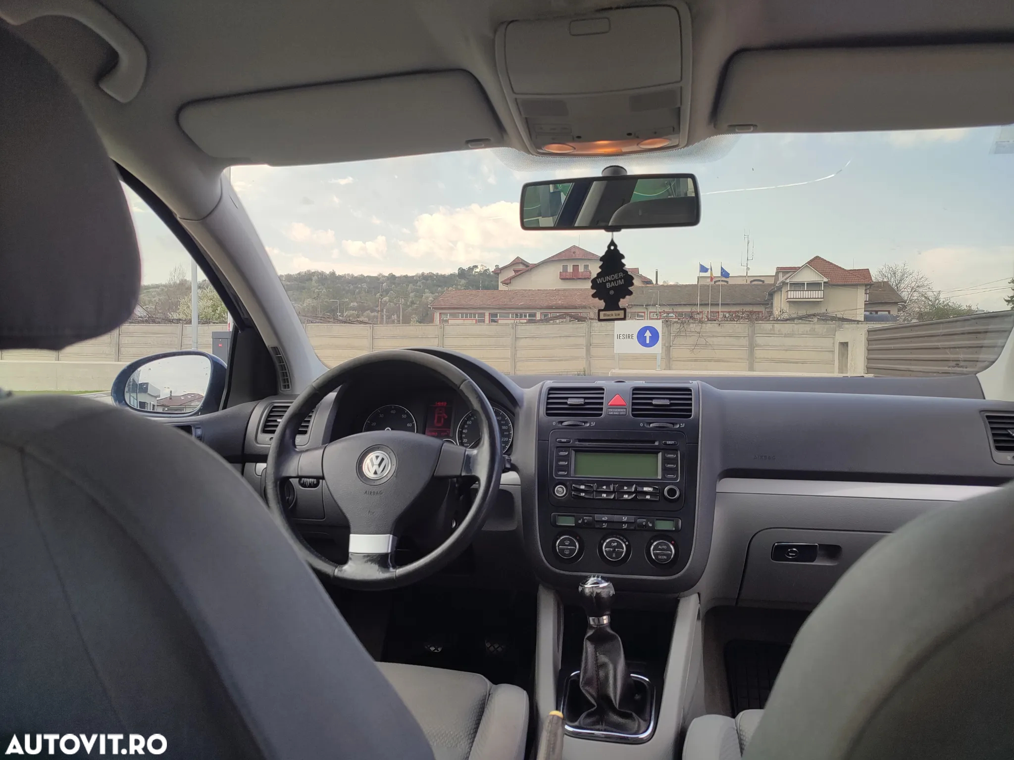 Volkswagen Golf 1.6 FSI Sportline - 6