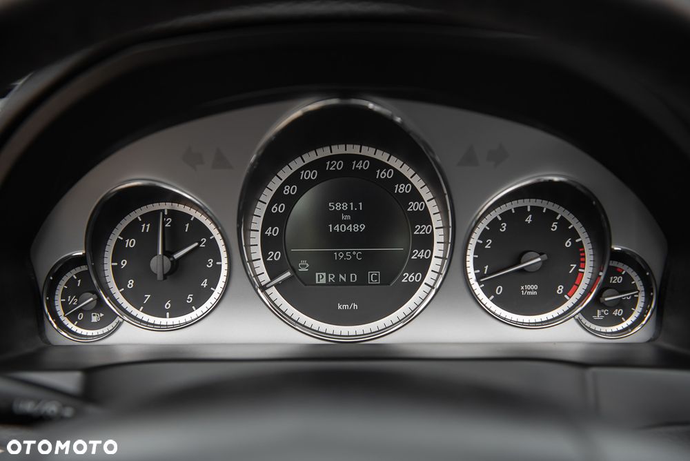 Mercedes-Benz Klasa E 350 CGI BlueEFFICIENCY 7G-TRONIC Avantgarde - 17