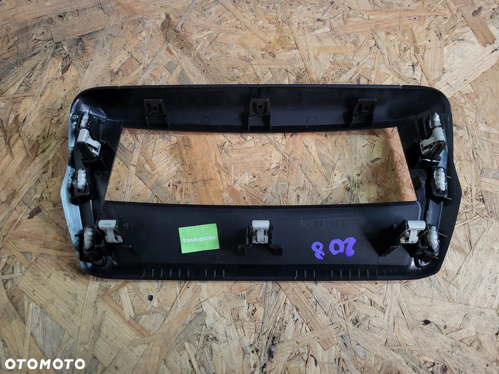 Ramka osłona panel radia Peugeot 208 - 2