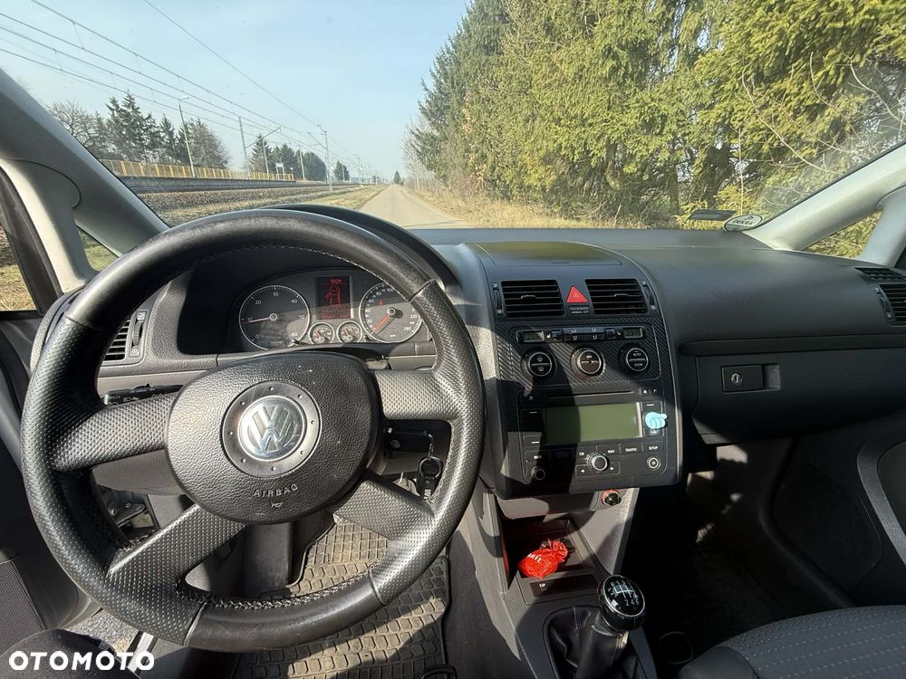 Volkswagen Touran 2.0 TDI DPF Trendline - 10