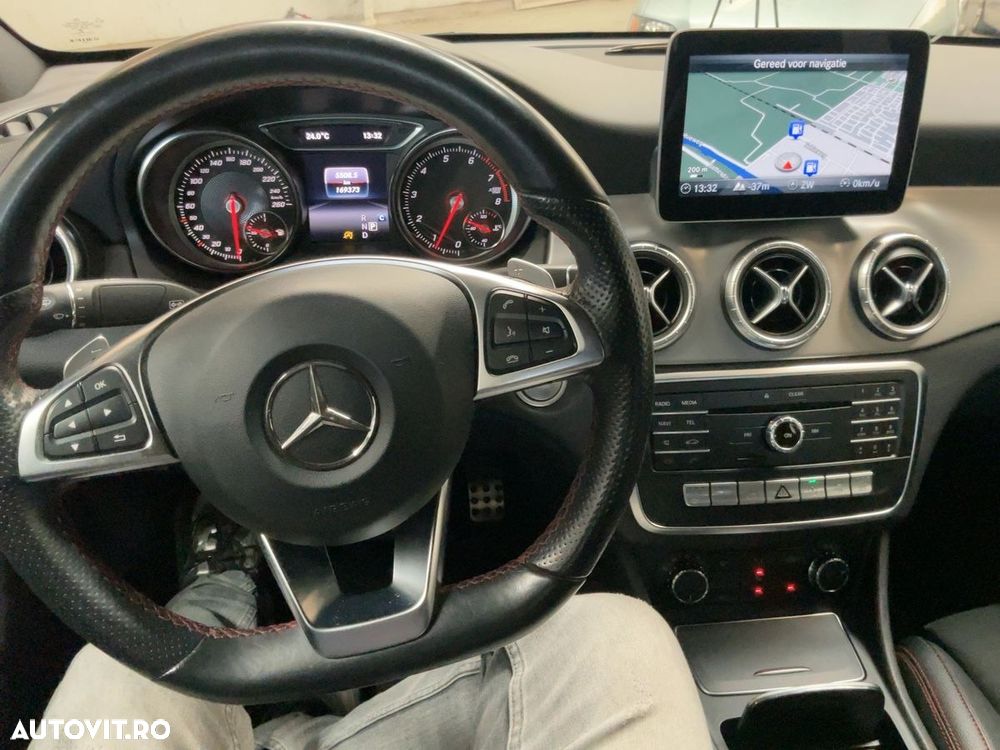 Mercedes-Benz CLA 180 - 9