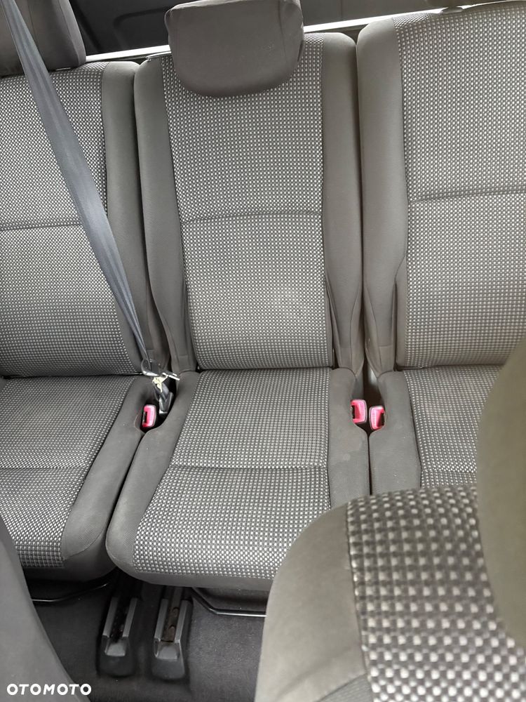 Toyota Corolla Verso - 8