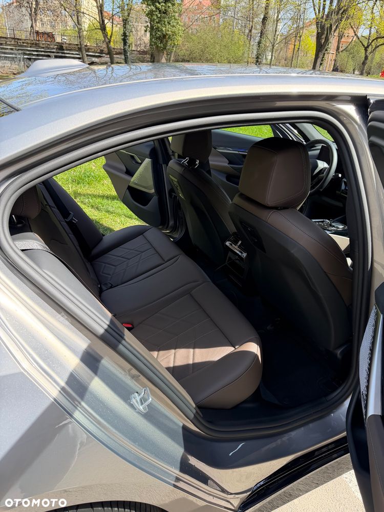 BMW Seria 5 520d mHEV M Sport - 24