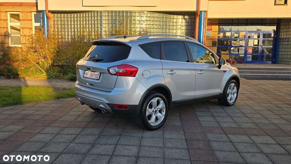 Ford Kuga 2.0 TDCi 2x4 Titanium - 38