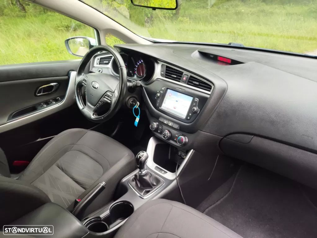 Kia Ceed SW 1.6 CRDi Nav Line - 19