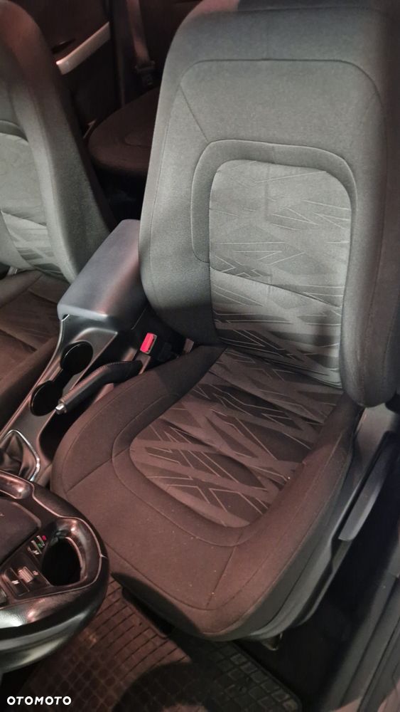 Kia Ceed - 8