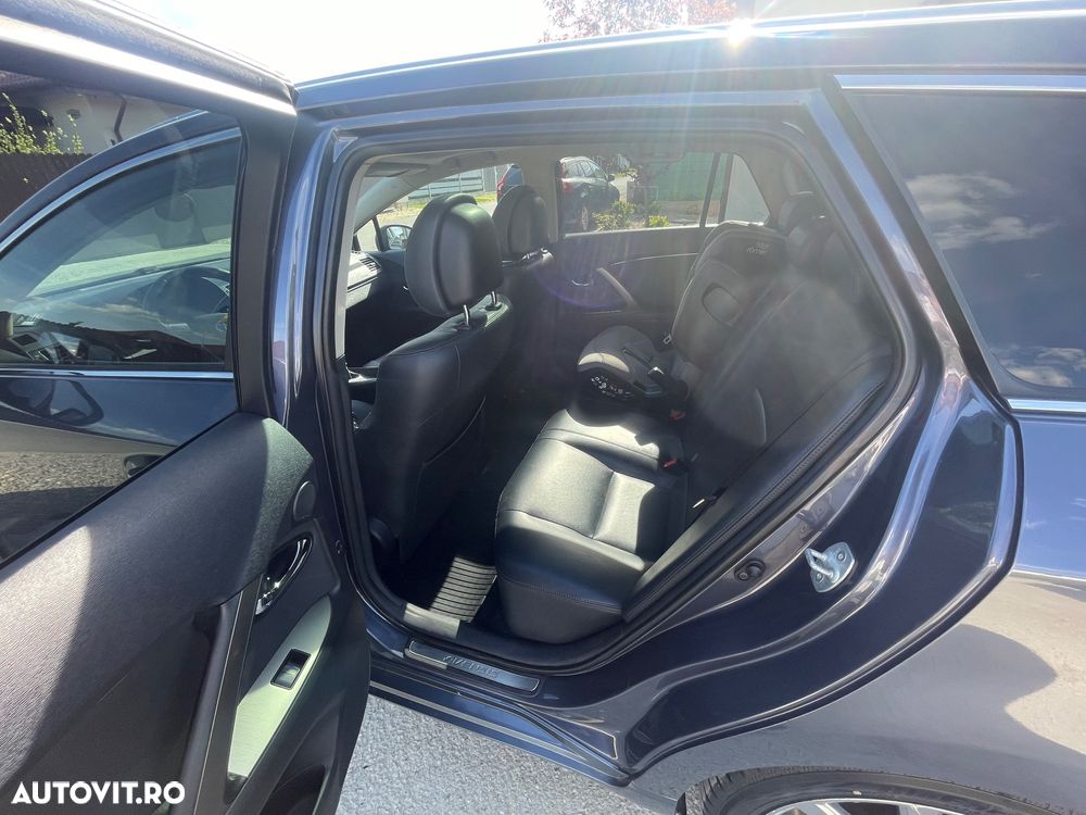 Toyota Avensis 2.2 D-CAT Elegance - 17