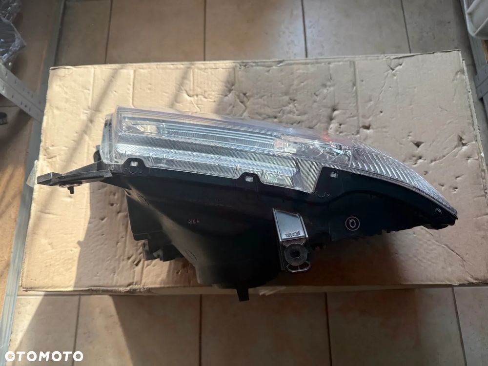 Reflektor / lampa przód przednia prawa Mitsubishi Pajero III 99-06' -  oryginalna - 4
