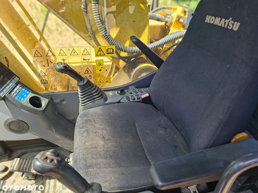 Komatsu PC210LC-8 - 13