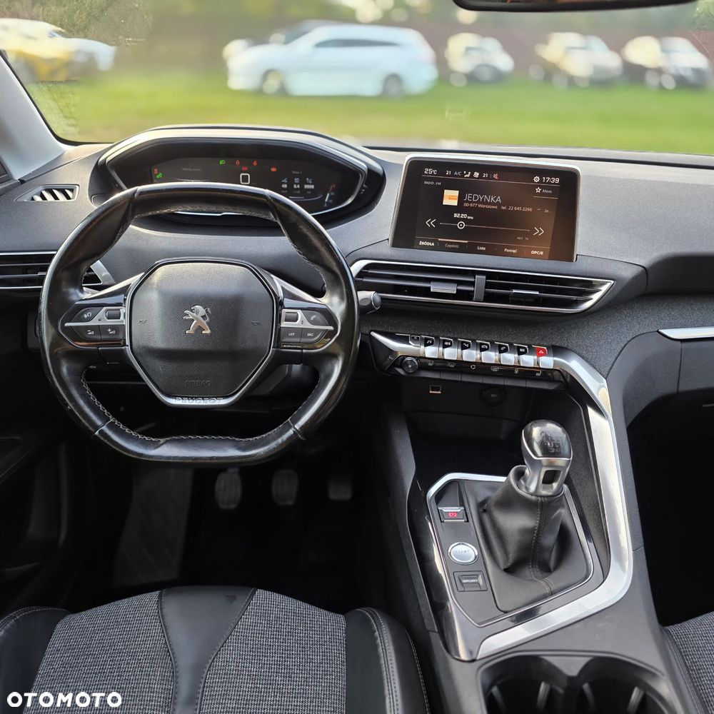 Peugeot 3008 PureTech 130 Stop & Start GPF Allure Business-Paket - 17