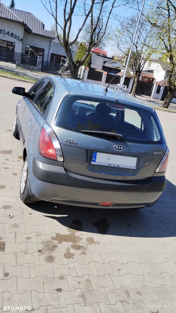 Kia Rio - 11