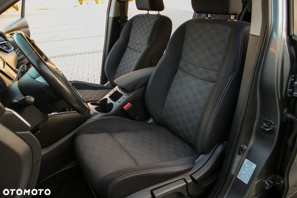 Nissan Qashqai 1.5 dCi TEKNA - 30