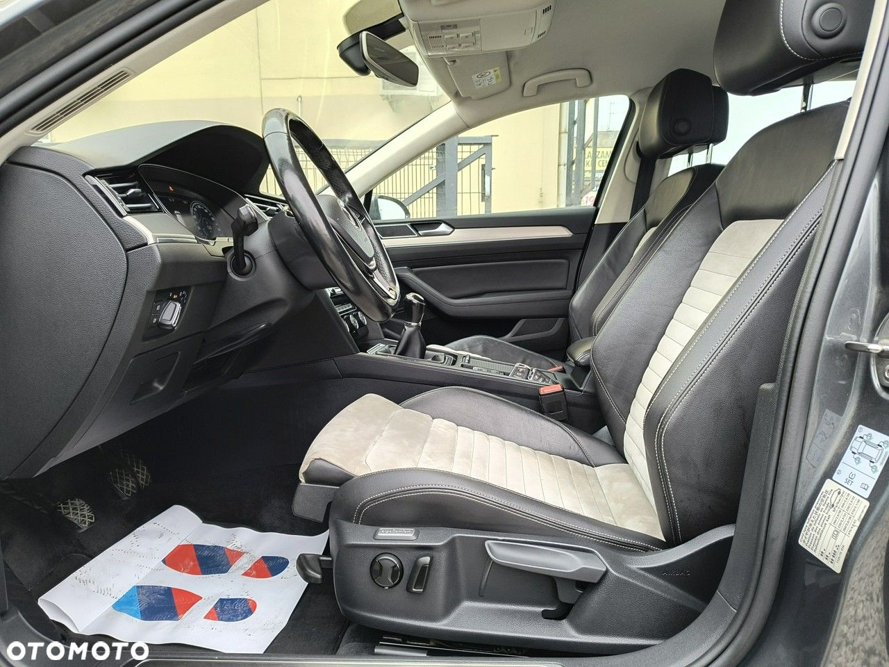 Volkswagen Passat Variant 2.0 TDI (BlueMotion Technology) Comfortline - 8