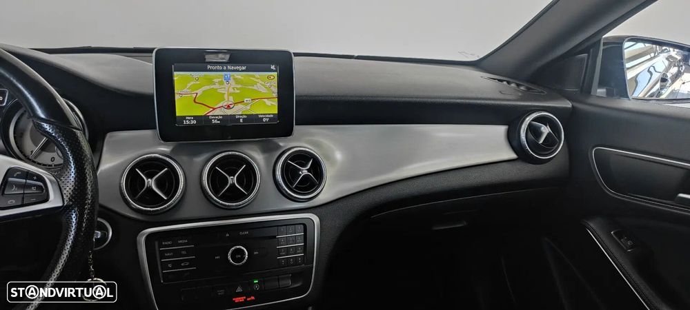 Mercedes-Benz CLA 180 d Shooting Brake AMG Line - 28