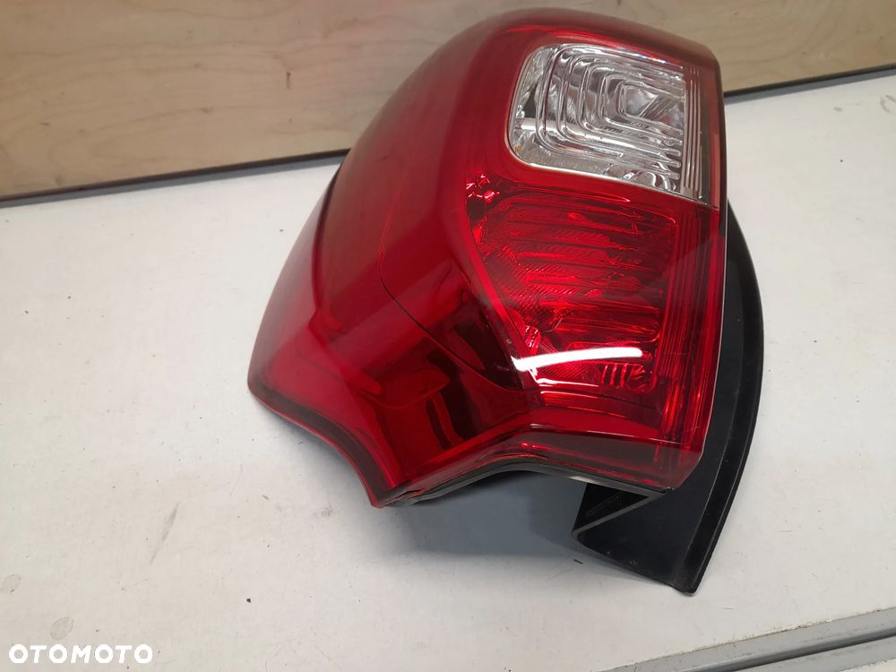 LAMPA TYLNA PRAWA DACIA LOGAN MCV II - 5