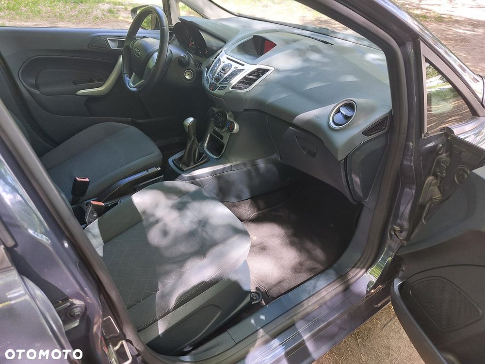 Ford Fiesta - 11