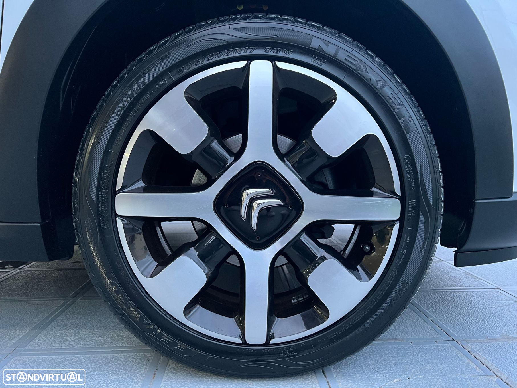 Citroën C3 1.2 PureTech Shine - 6