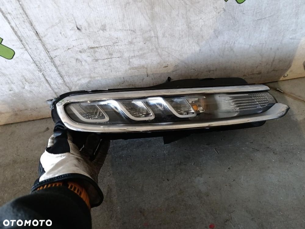 CITROEN C3 III LAMPA PRAWA HALOGEN DRLL - 1