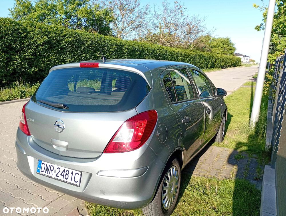 Opel Corsa 1.2 16V Edition / Active - 3