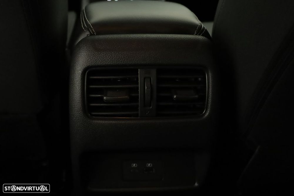 Nissan Qashqai 1.3 DIG-T N-Connecta Xtronic - 23