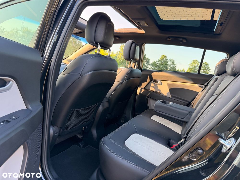 Kia Sportage 2,0 CRDI AWD Platinum - 29