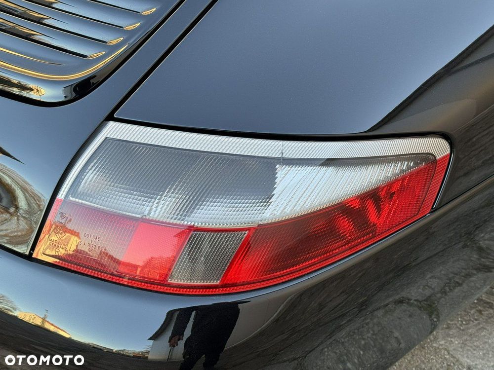 Porsche 911 Carrera 4 Cabrio - 29