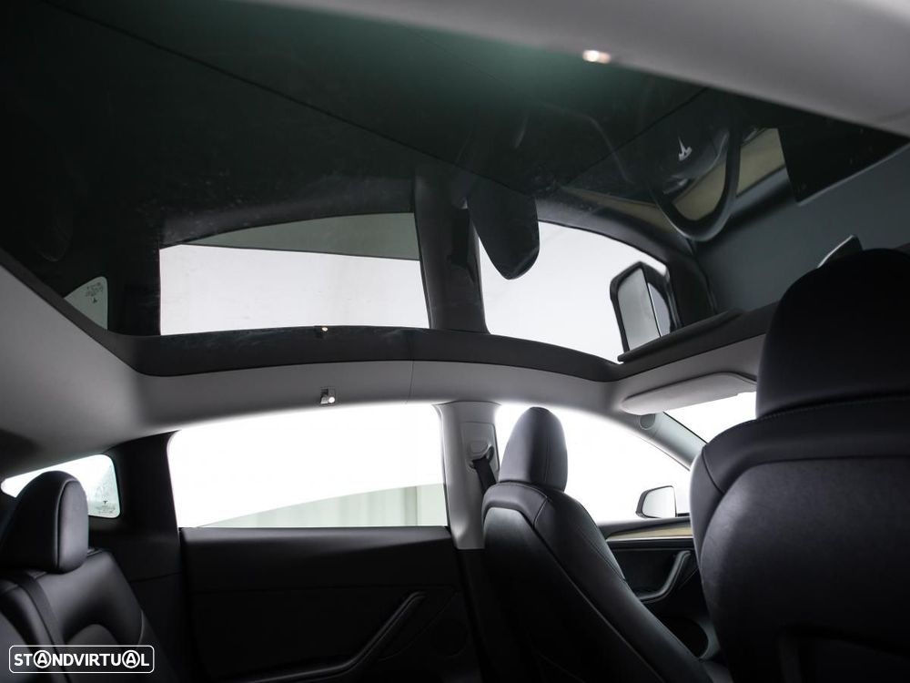 Tesla Model Y RWD - 13