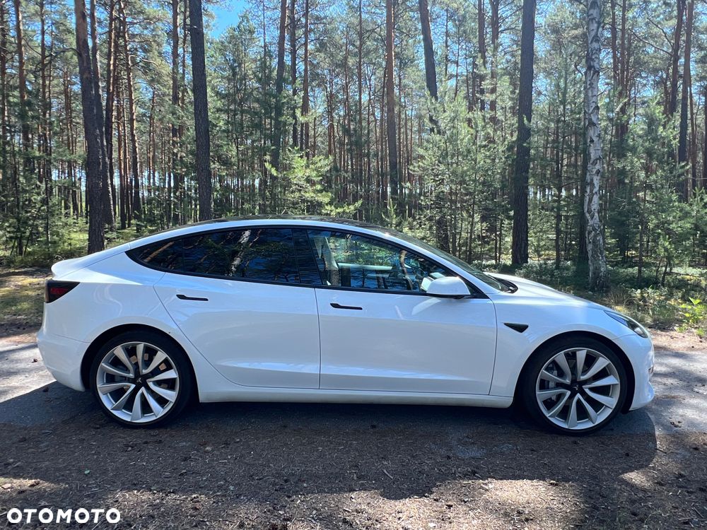 Tesla Model 3 - 1