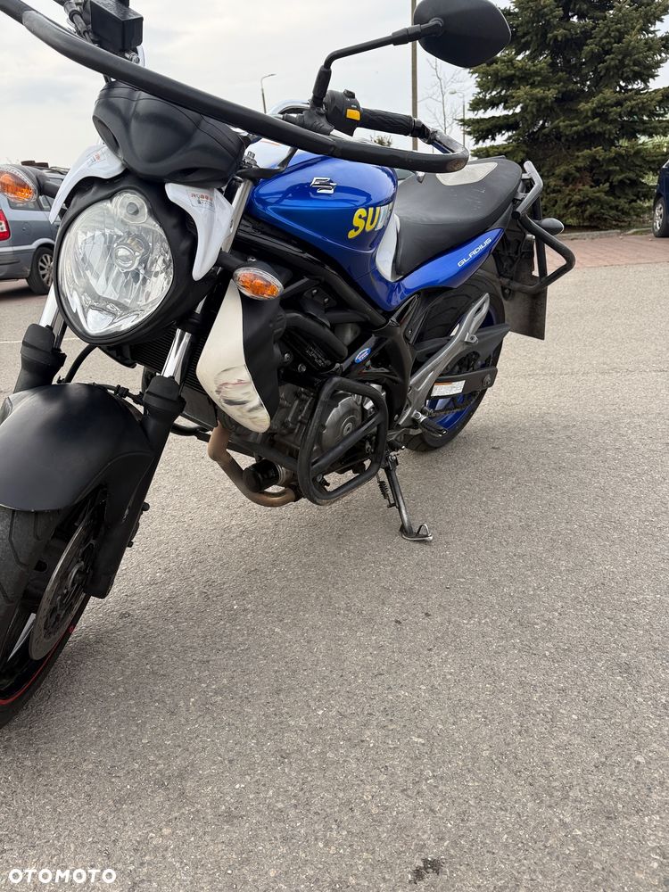Suzuki Gladius - 3