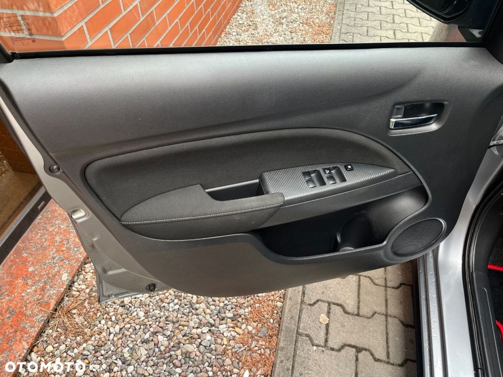 Mitsubishi Space Star 1.2 Intense CVT - 18