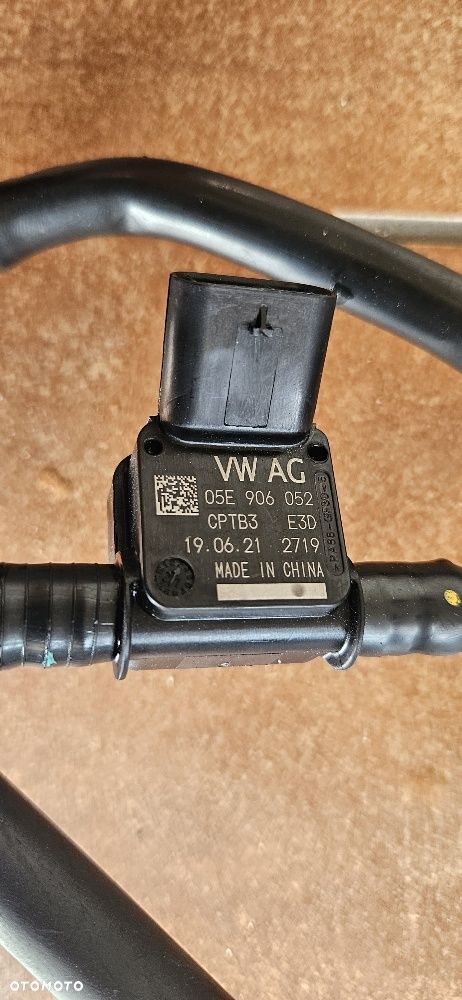 Przewód zawór paliwa Audi Vw Seat Skoda 1.5 TSI . 05E906052  04E133277A - 4