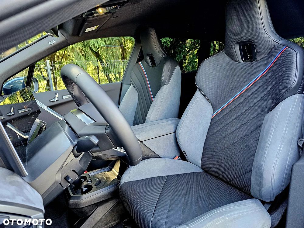 BMW iX xDrive45 100.6kWh - 17