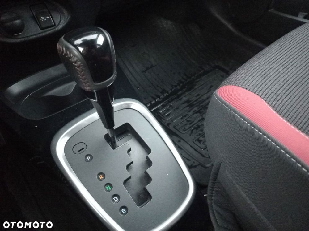 Toyota Yaris - 16