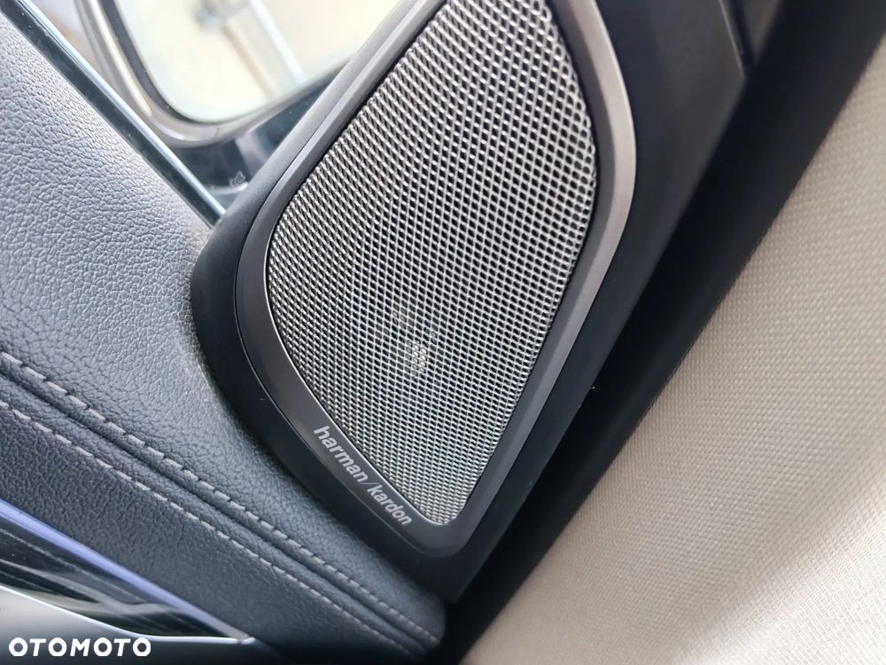 BMW Seria 7 740Li - 21