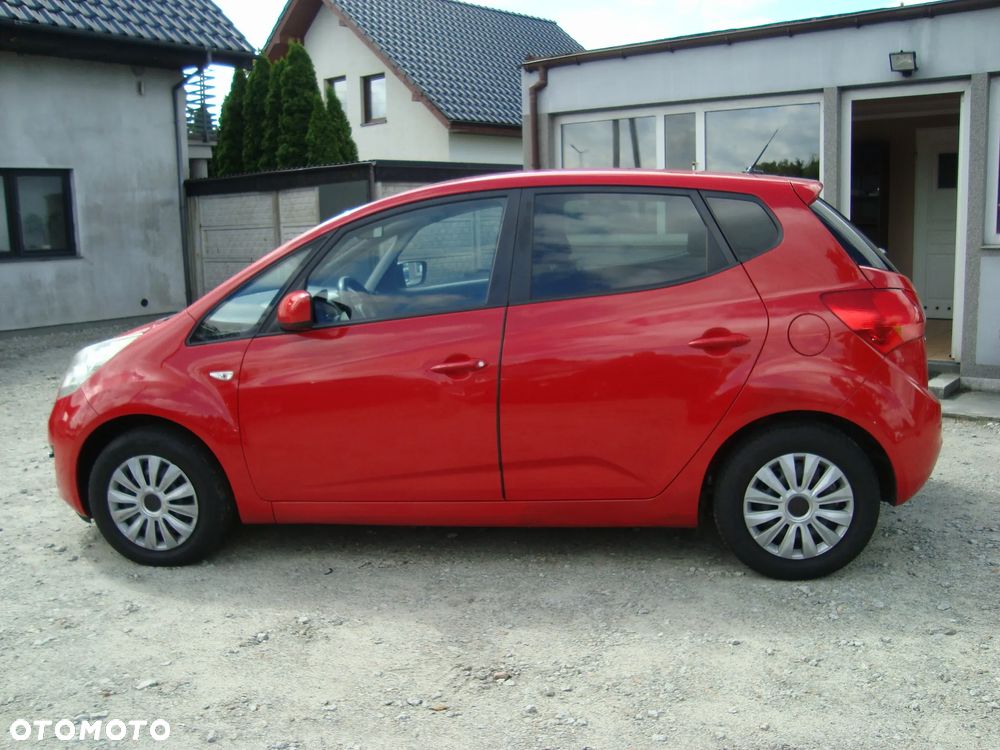 Kia Venga - 4