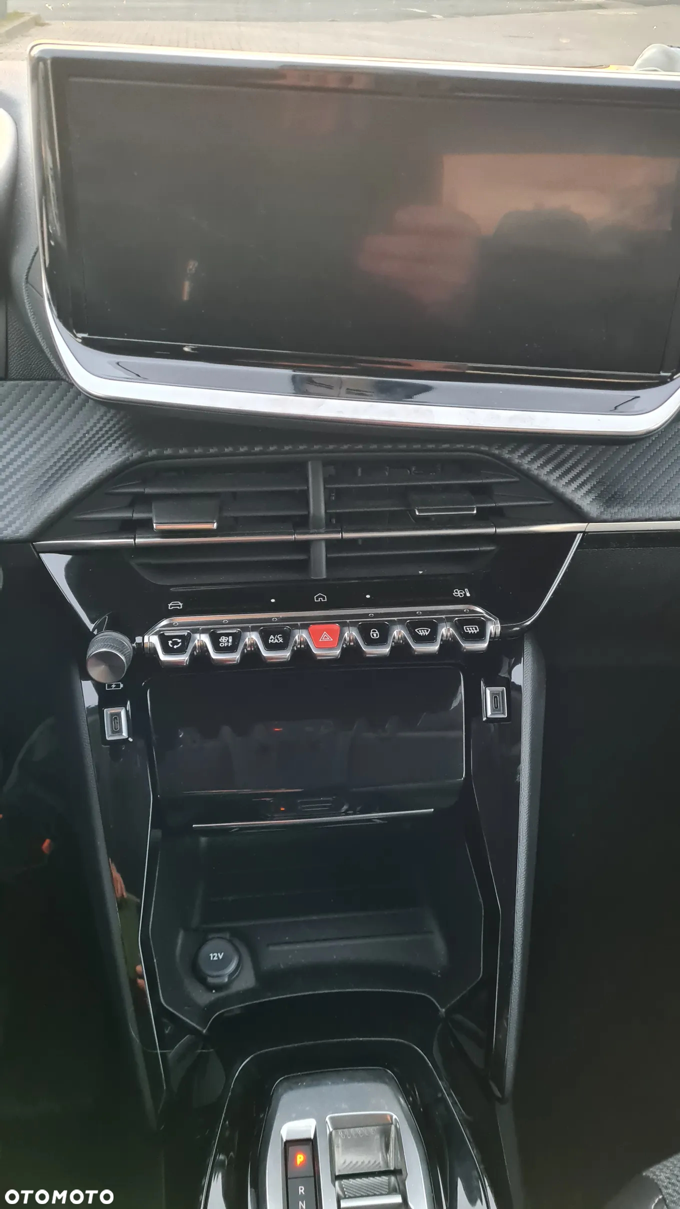 Peugeot 208 - 17