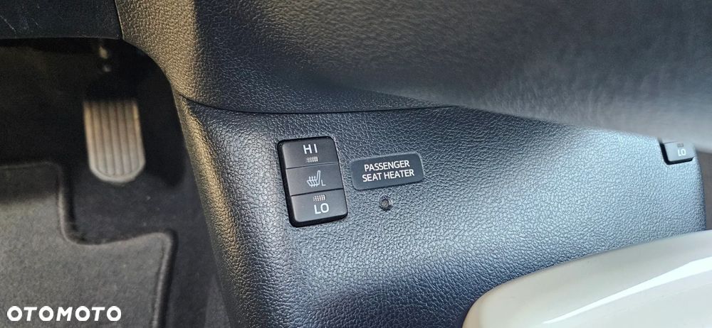 Toyota Prius Hybrid Executive - 33