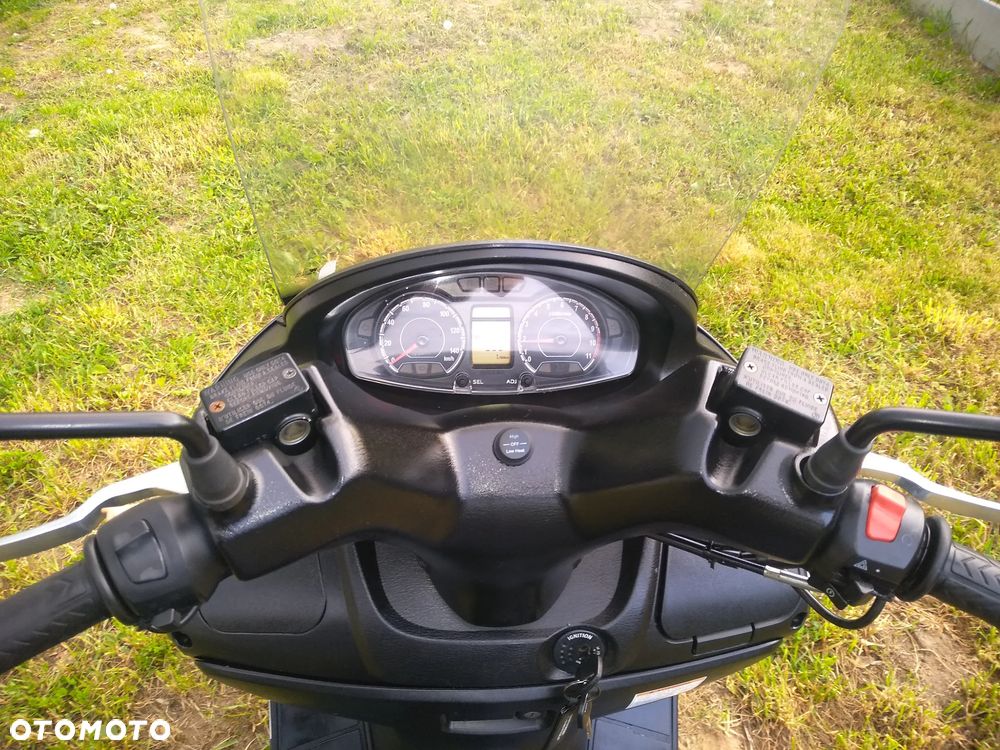 Suzuki Burgman - 13