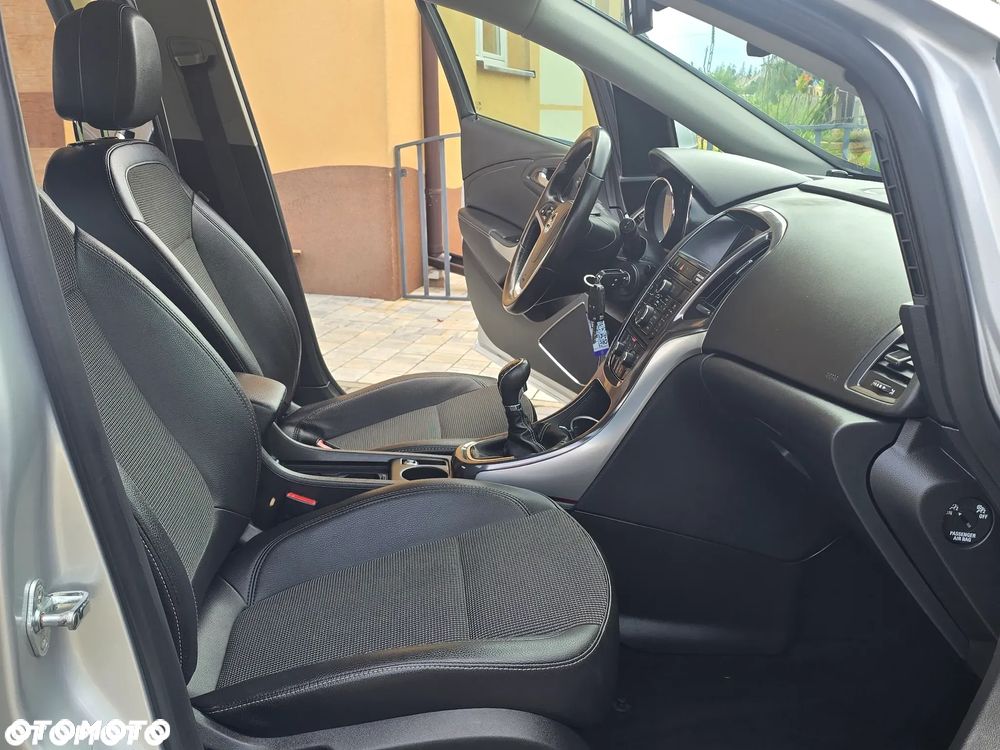 Opel Astra 1.4 Turbo Cosmo - 12