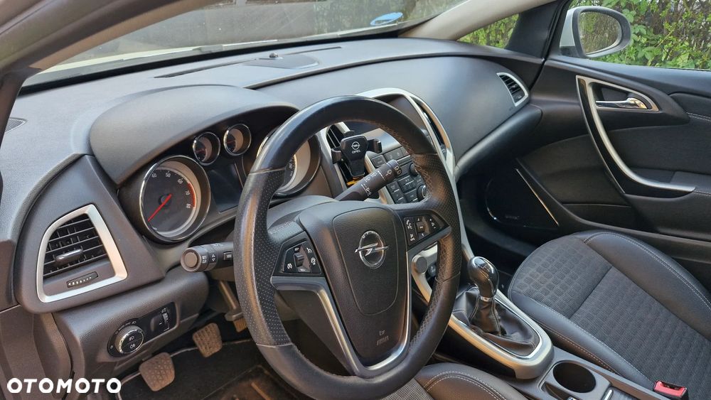 Opel Astra 1.6 Turbo Innovation - 10