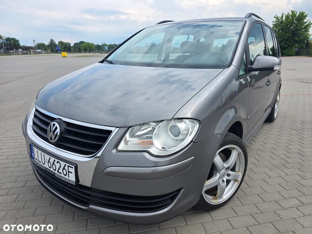 Volkswagen Touran - 14