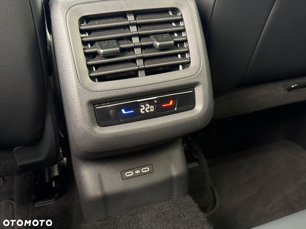 Volkswagen T-Roc 1.5 eTSI R-Line DSG - 37