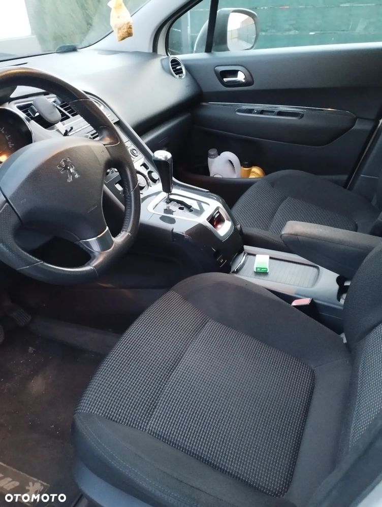 Peugeot 5008 155 THP Automatik Premium - 8