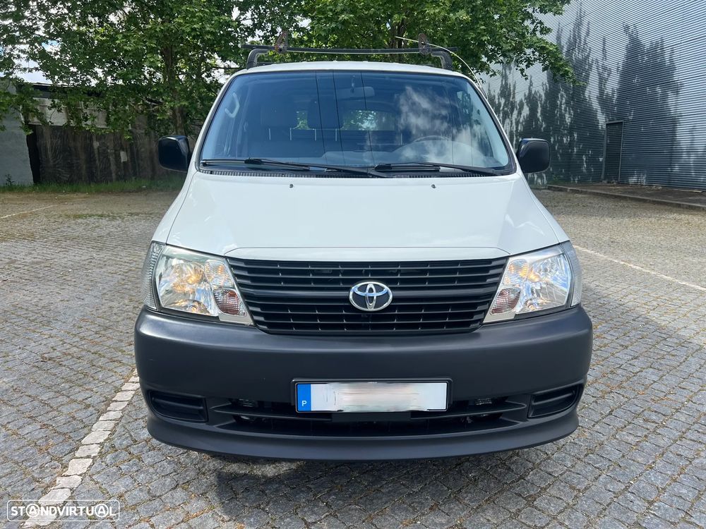 Toyota HIACE - 1
