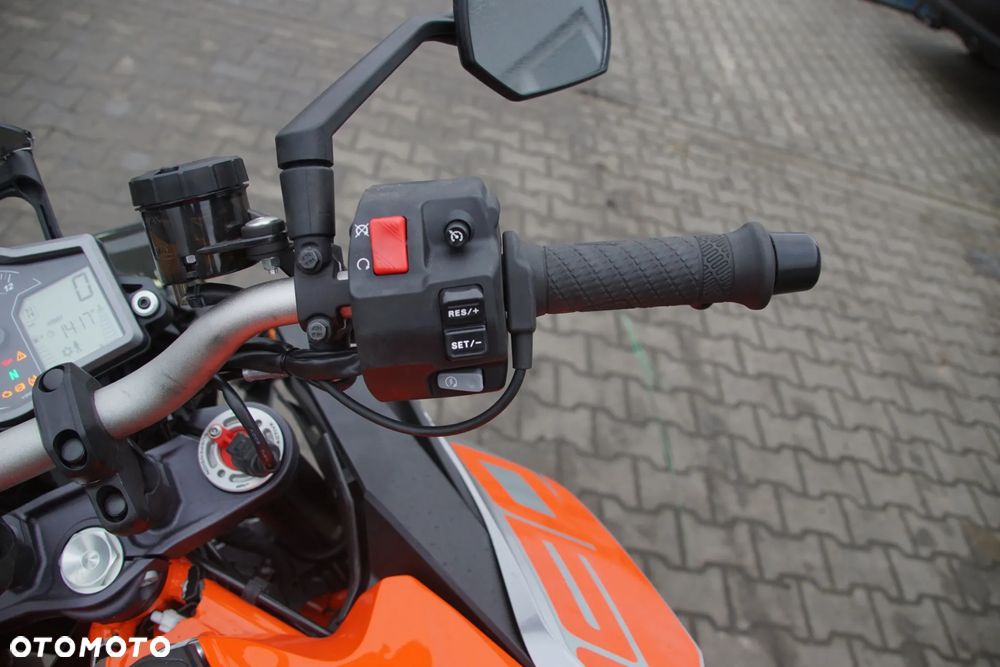 Motocykl na części KTM 1290 SUPER DUKE GT 2019 silnik dekiel osłona zbiornik licznik lagi laga lampa amortyzator felga rama dokumenty siedzenie przełącznik wydech akrapovic błotnik - 10