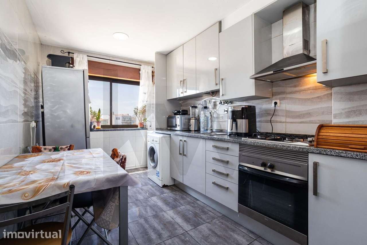 Apartamento T2 no Casal do Marco | Excelente Luminosidade | Acessos Rá - Grande imagem: 5/36
