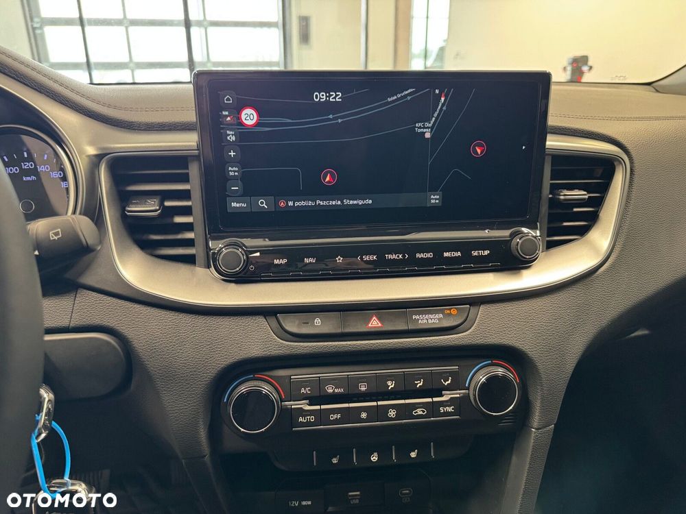 Kia XCeed - 16